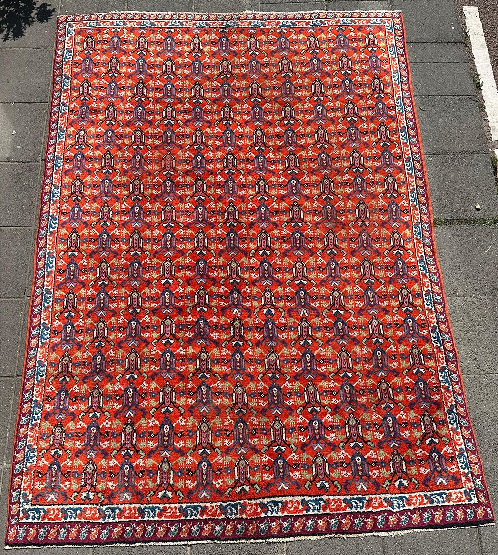 North Africa. A vintage Persian African carpet, hand-knotted, circa 1980. Dimensions: 300*205 cm .