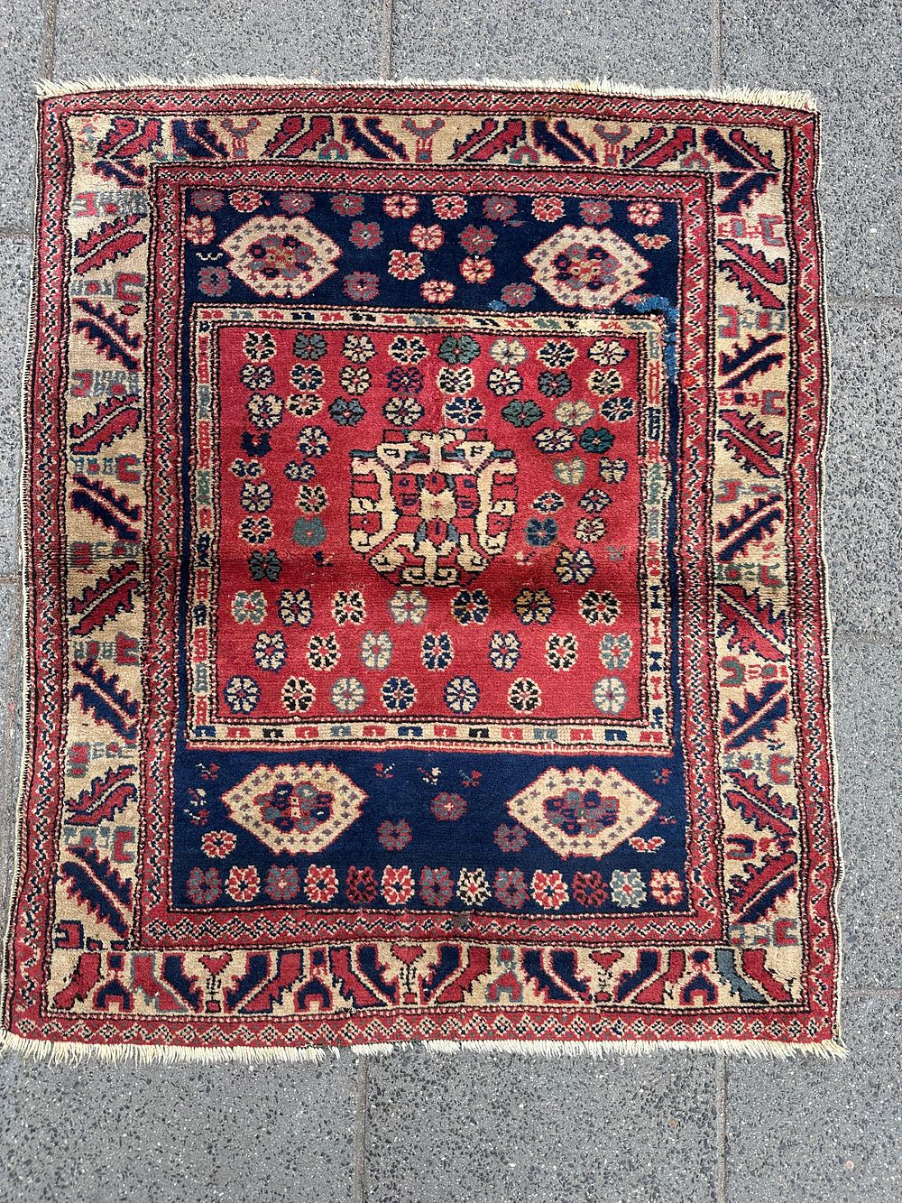 Turkey ( Bergama ). A vintage Turkish Bergama carpet, hand-knotted, circa 1940. Dimensions:
