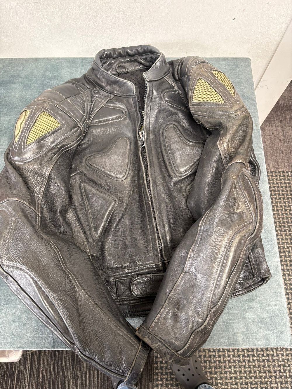 Lot 259: Ladies leather motorcycle jacket