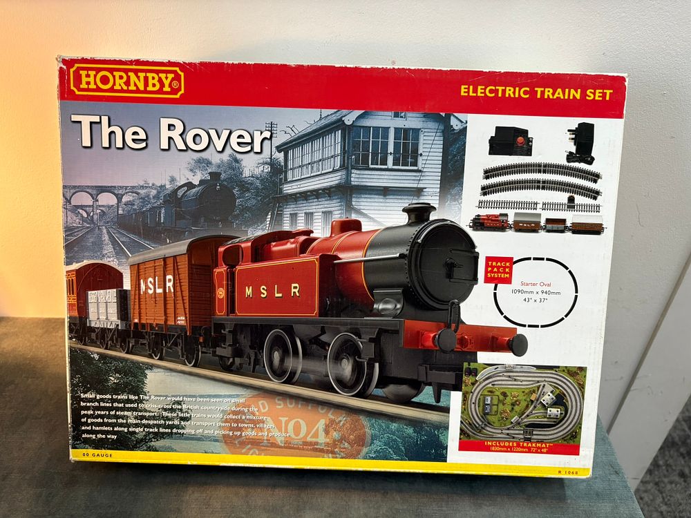 Lot 268: Hornby 'The Rover' 00 gauge electric train set