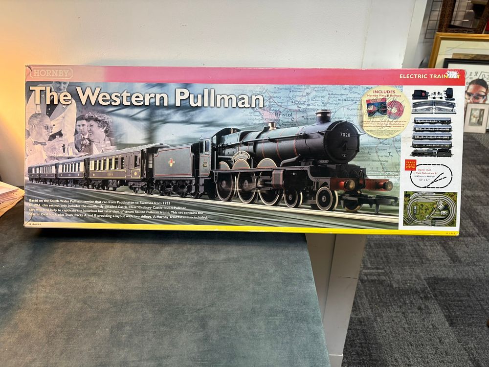 Lot 273: Hornby 'The Western Pullman' 00 gauge electric train...