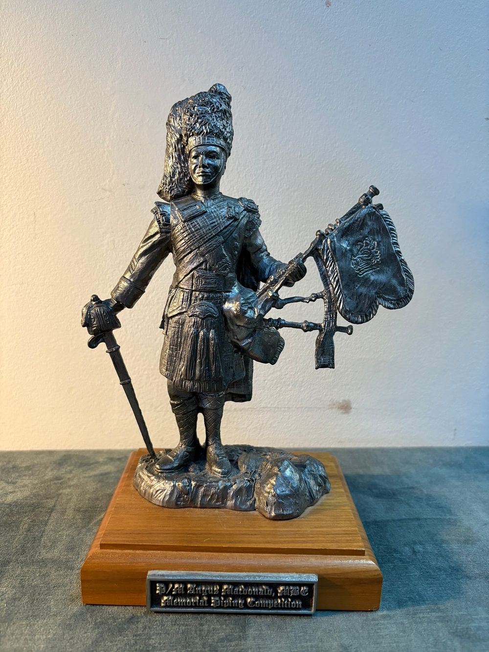 Lot 288: Heavy Angus Macdonald Memorial Piping competition figure