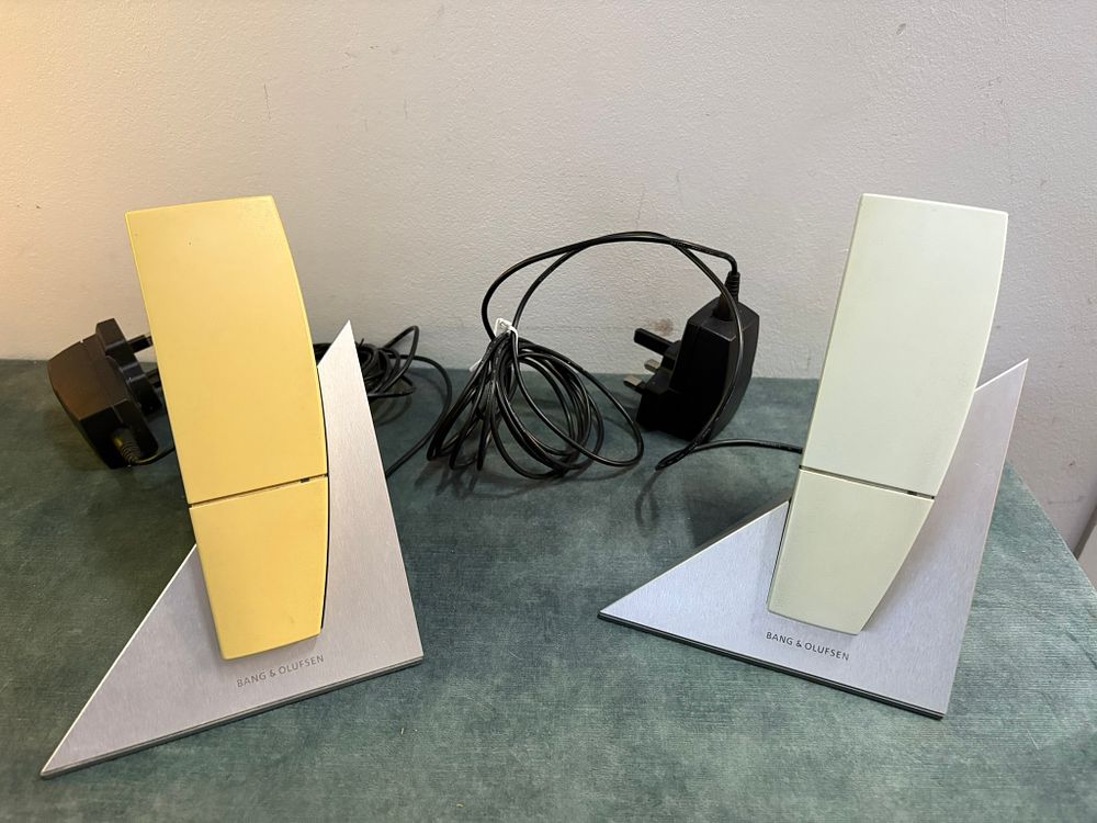 Lot 295: Bang & Olufsen Beocom 6000 Cordless Phone