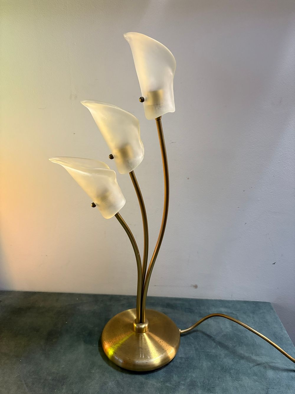 Lot 299: Modern table lamp with three lily shaped glass...