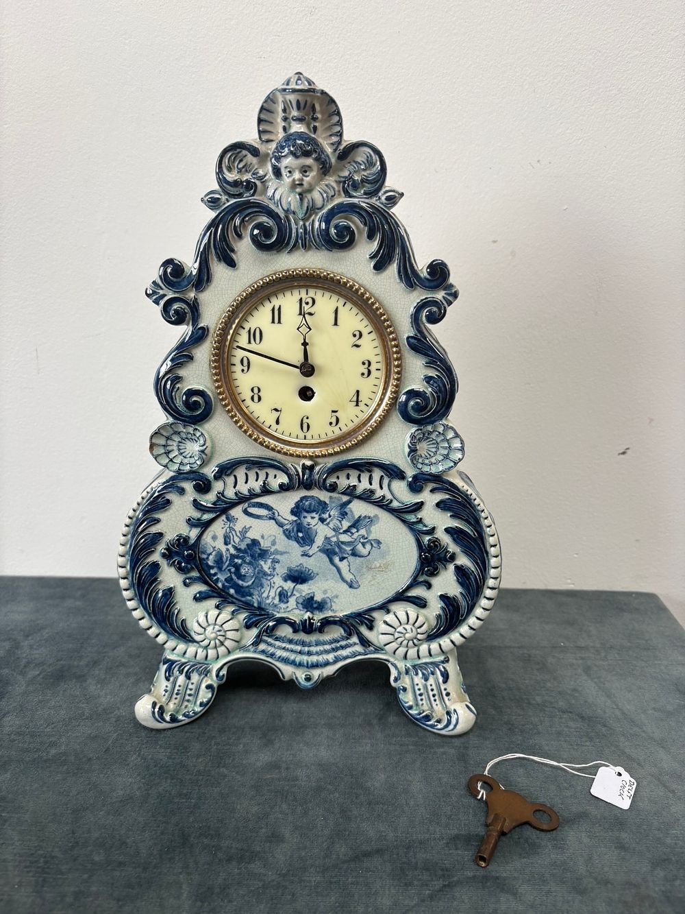 Lot 301: Villeroy and Boch delft clock with key
