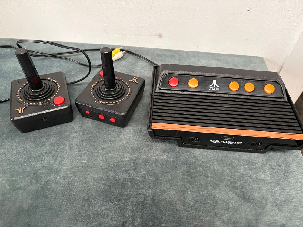 Lot 303: Atari Flashback Argos game console