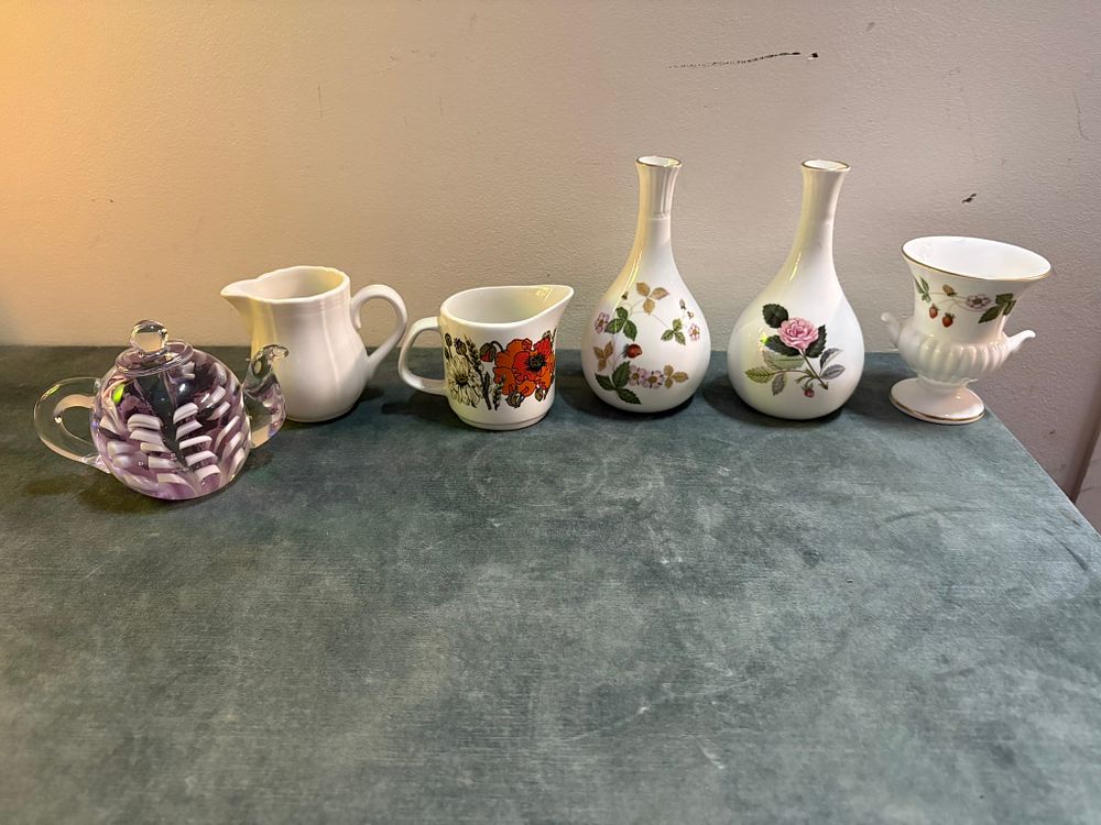 Lot 309: 2 x Wedgewood posy vases, Wedgewood urn, glass...