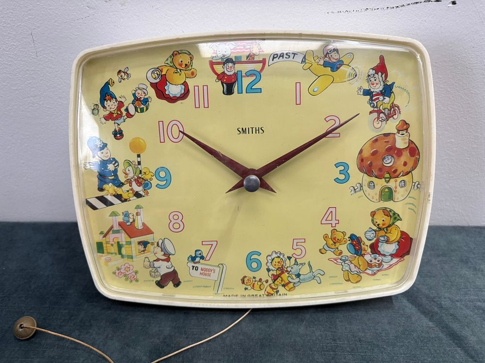Lot 324: Vintage Smiths noddy wall clock - movement needs...