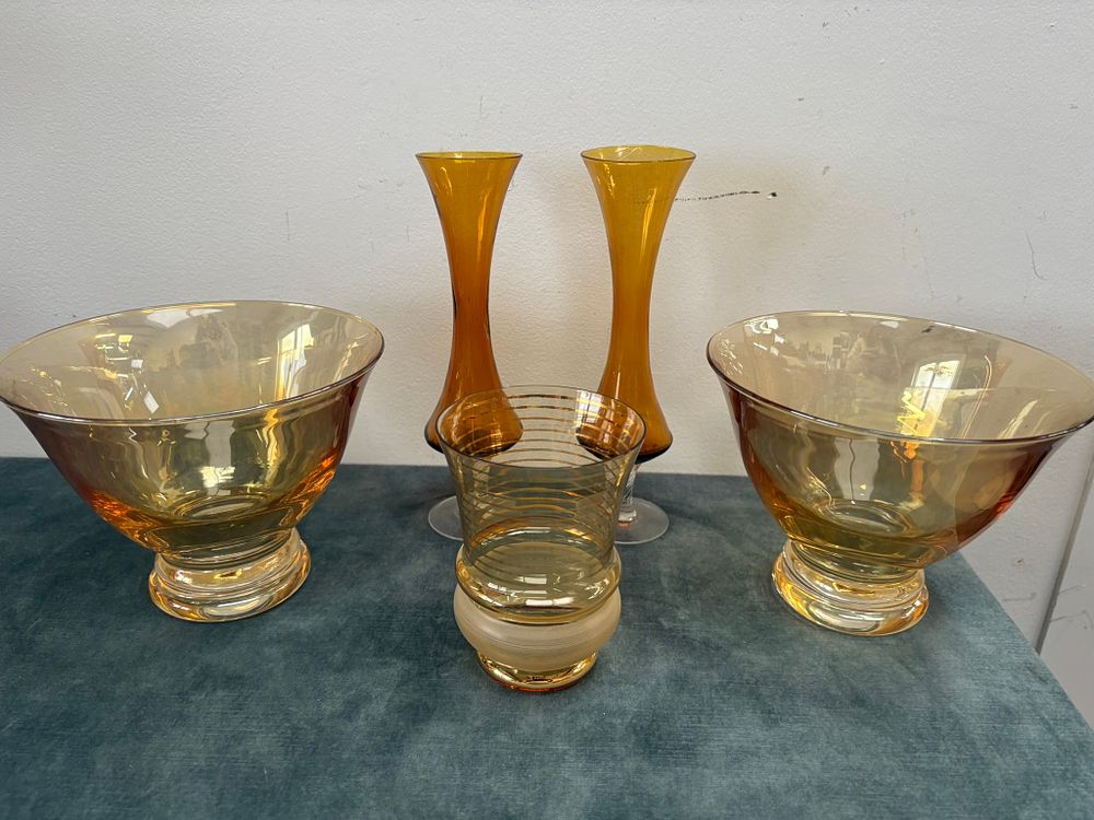 Lot 337: Assorted amber coloured glass