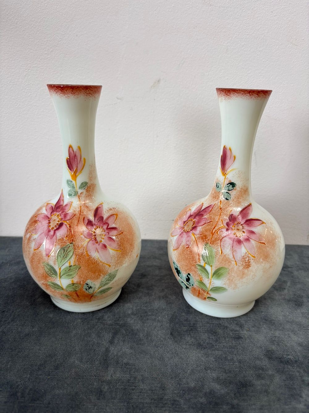 Lot 359: 2 x Glass vases decorated with flowers
