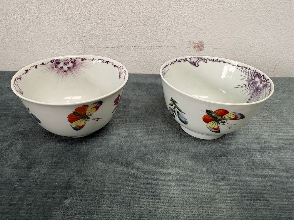 Lot 369: Worcester early tea bowl decorated with flowers and...