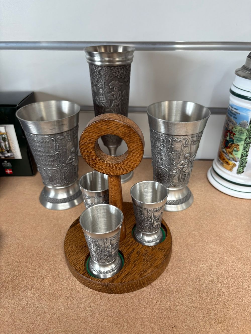 Lot 376: German pewter tankards/ vessels - Zinn