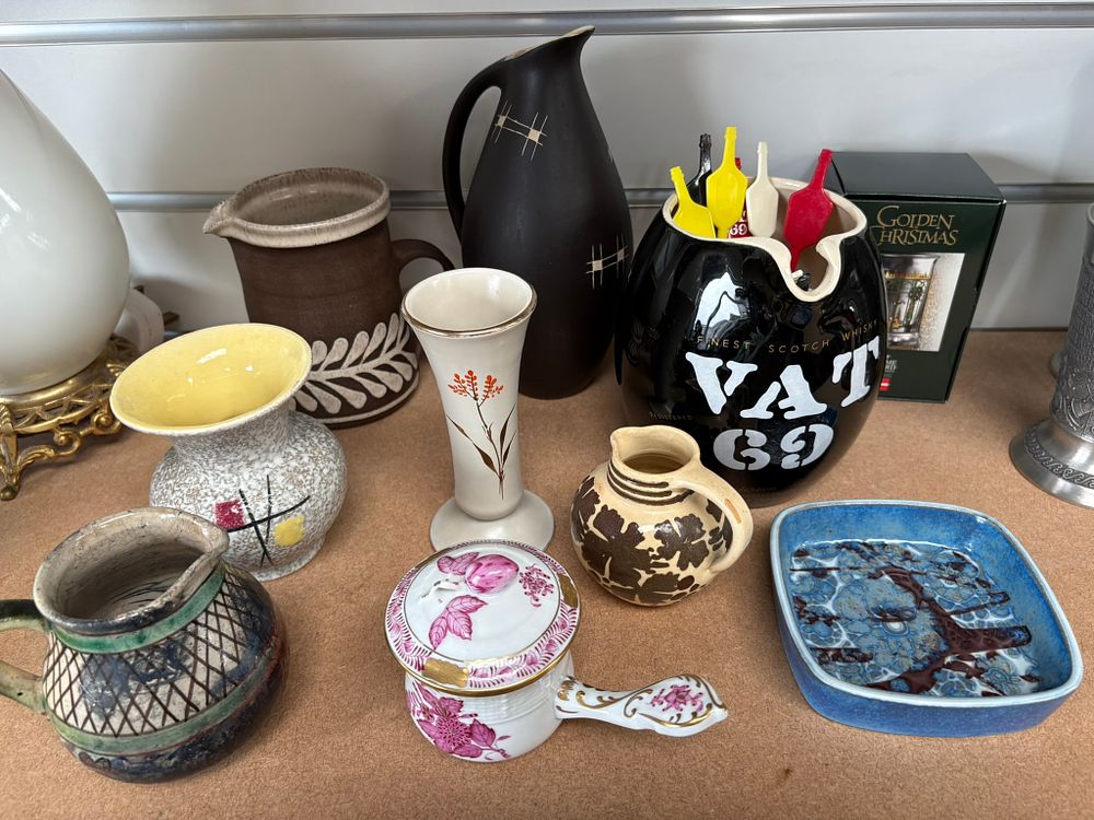 Lot 377: Assorted porcelain and pottery including VAT 69, Royal...