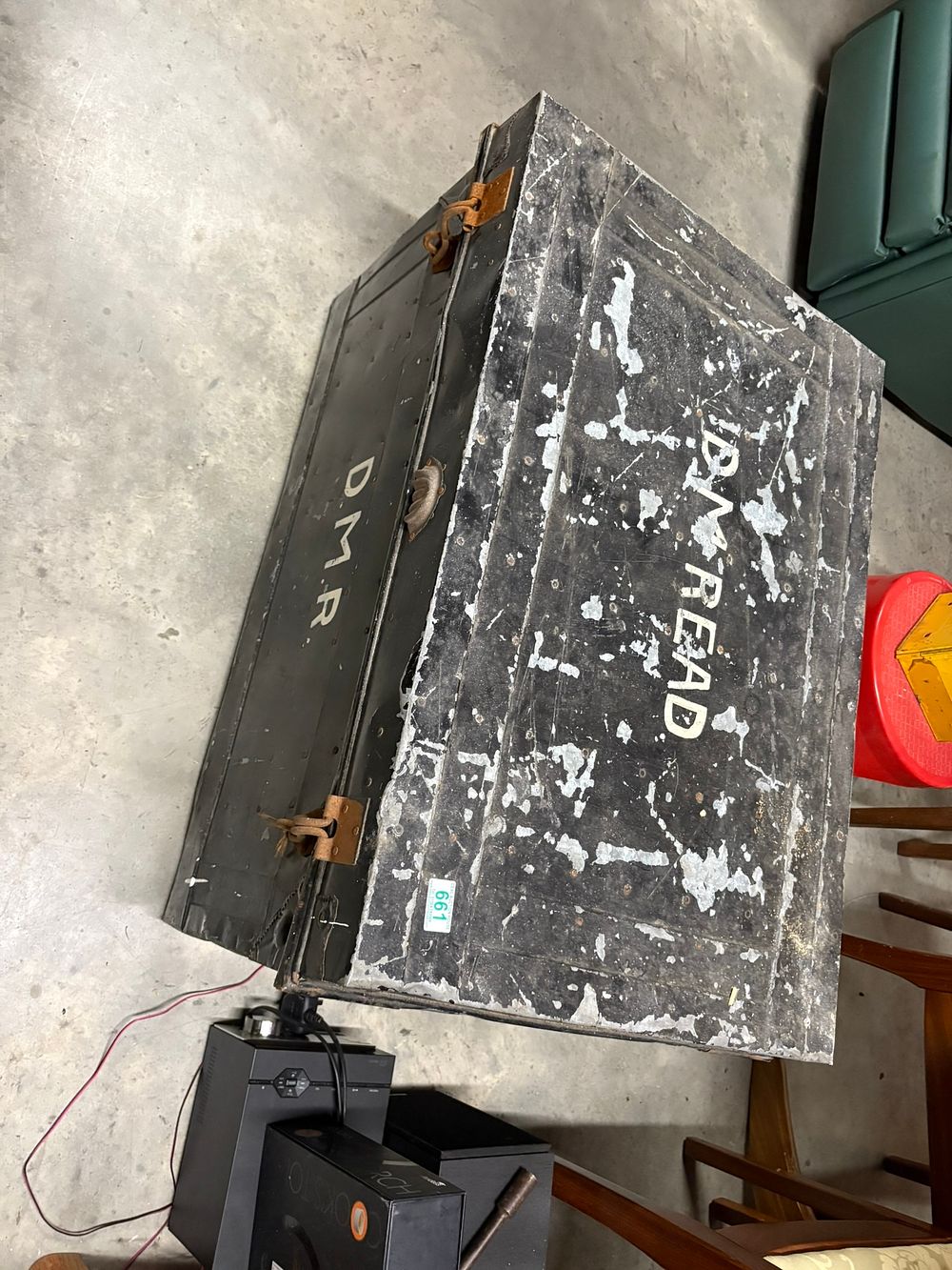 Lot 386: Large metal trunk
