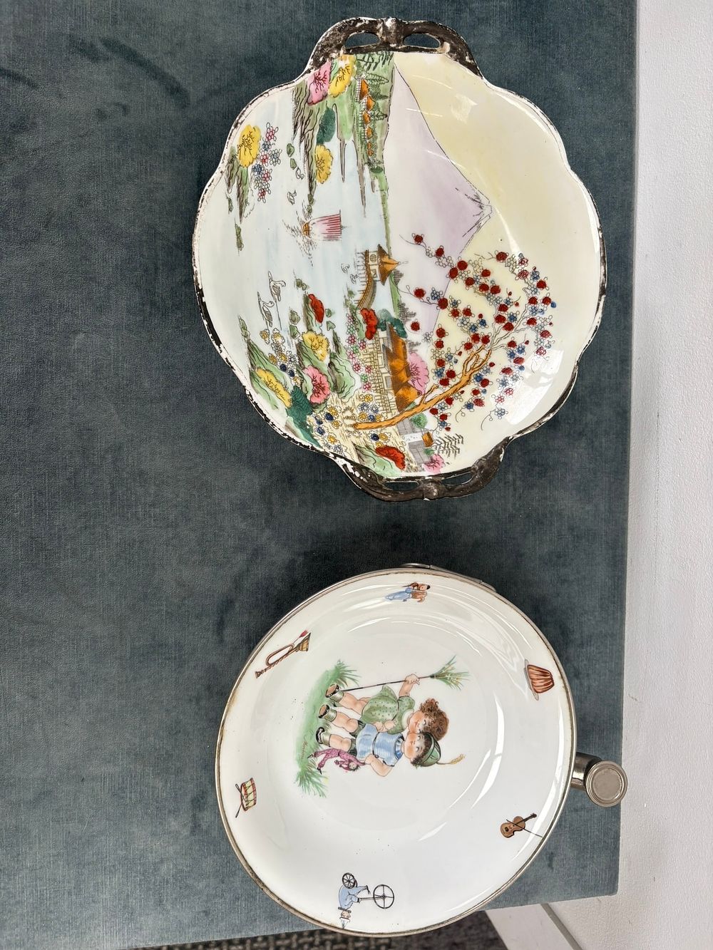 Lot 395: Chinese style bowl and children's food warming plate