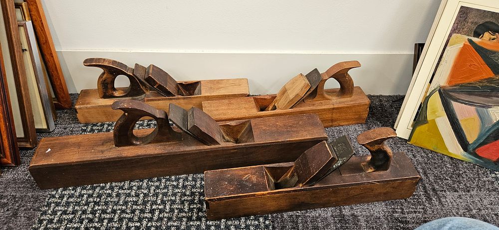 Lot 399: 4 x Large wood planes