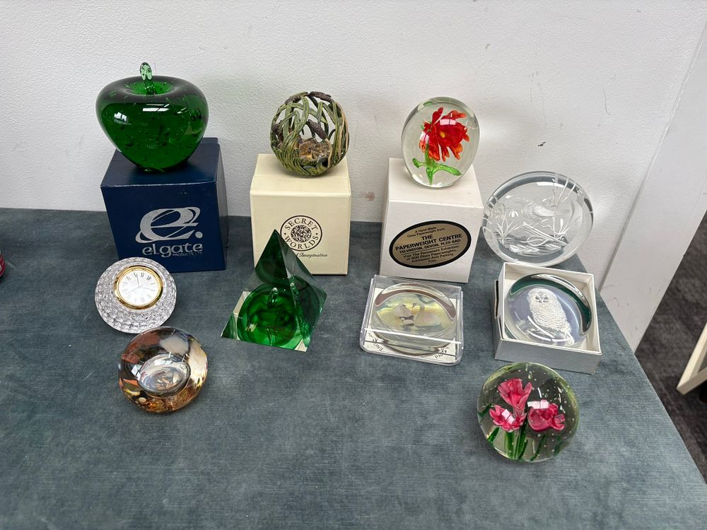 Lot 408: Various glass and resin paperweights