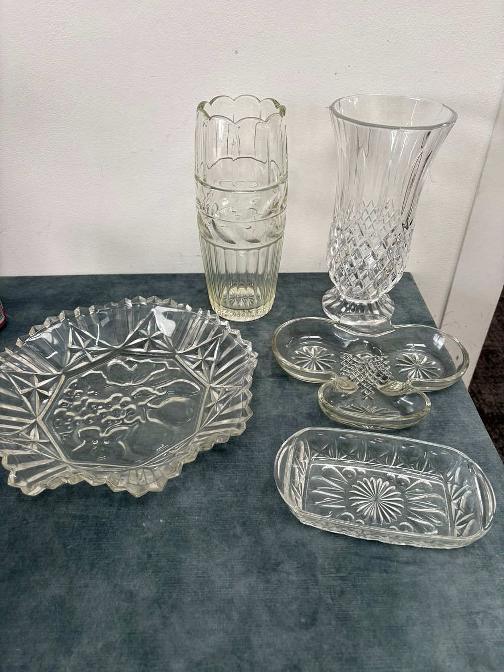 Lot 409: Assorted glass including vases and dishes