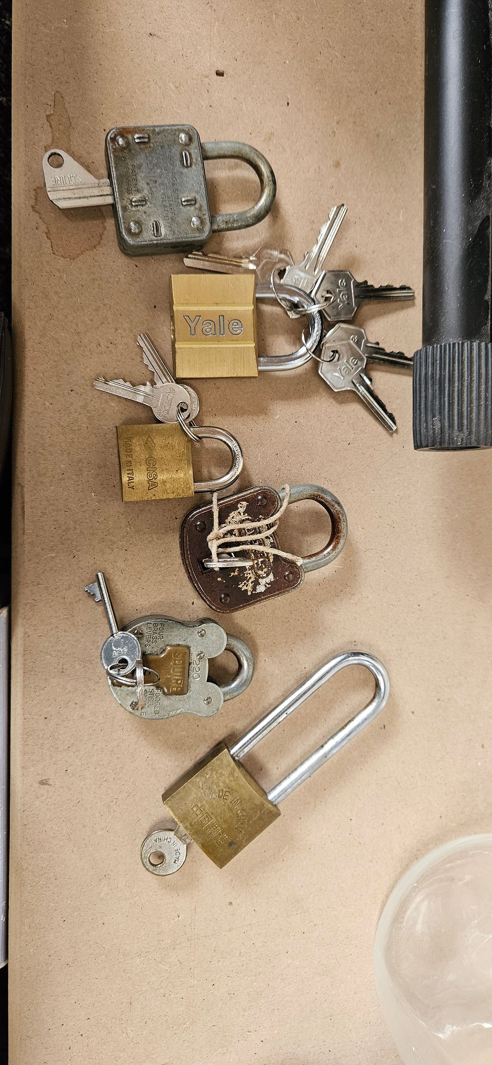 Lot 447: 6 x Padlocks with keys - working