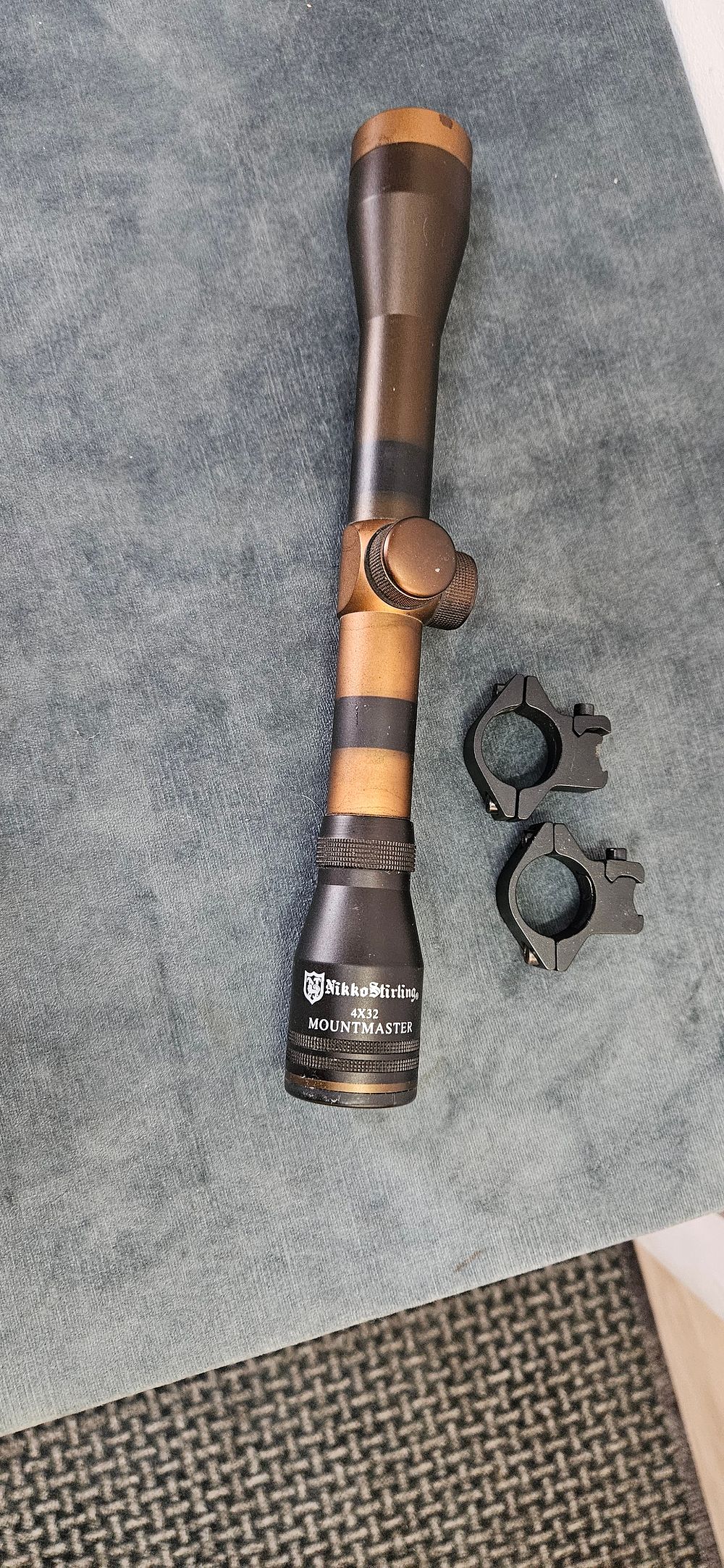 Lot 462: Nikko Stirling 4x32 Mountmaster gun sight
