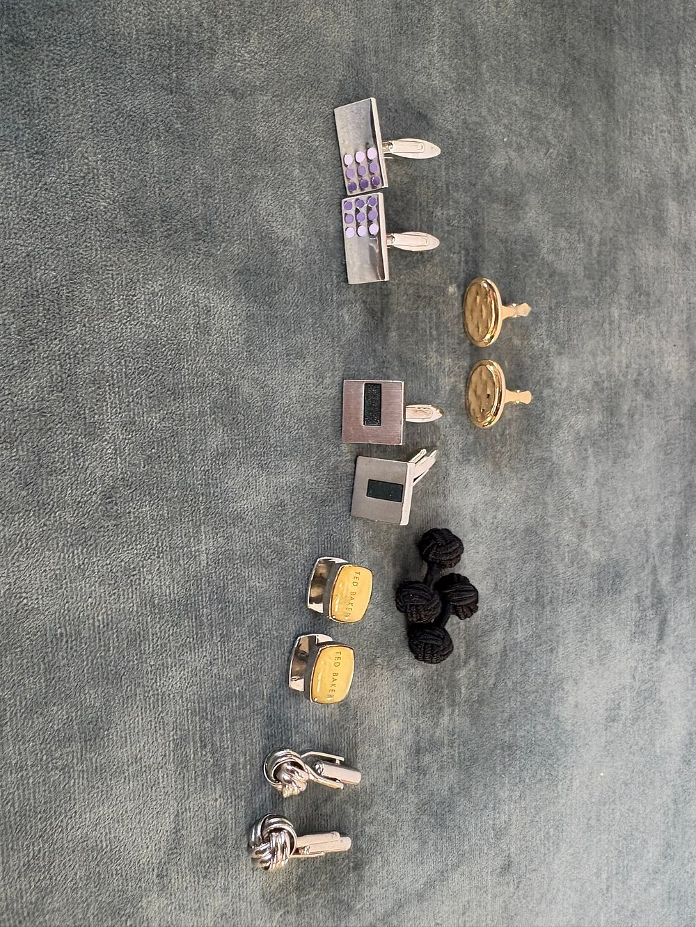 Lot 512: 6 x Men's cufflinks including Ted Baker