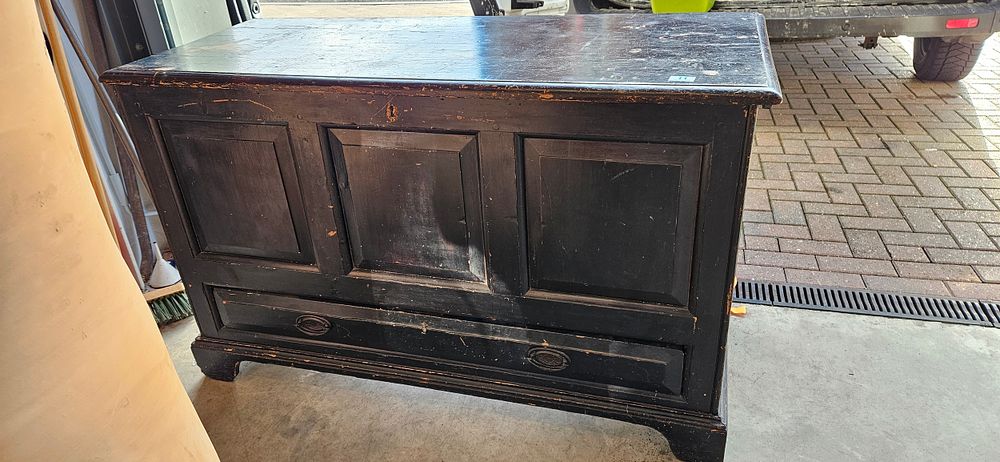 Lot 11: Antique pine painted coffer/ trunk with lower drawer