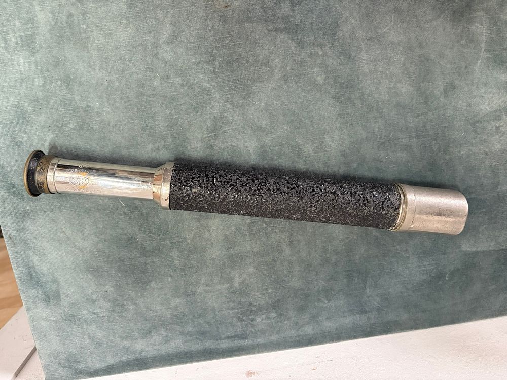 Lot 185: WWII officers telescope stamped Ross London 373B