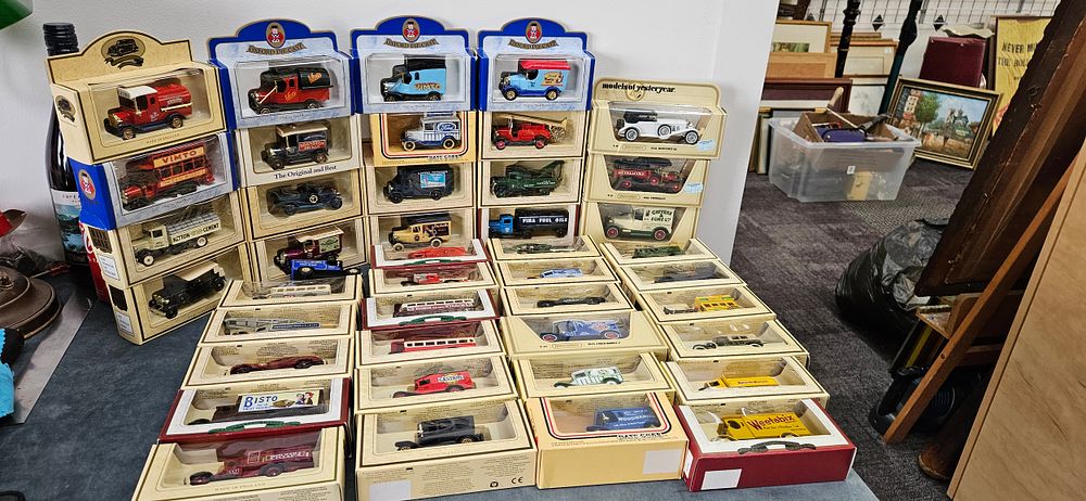 Lot 229: Lledo Matchbox Models of Yesteryear boxed cars