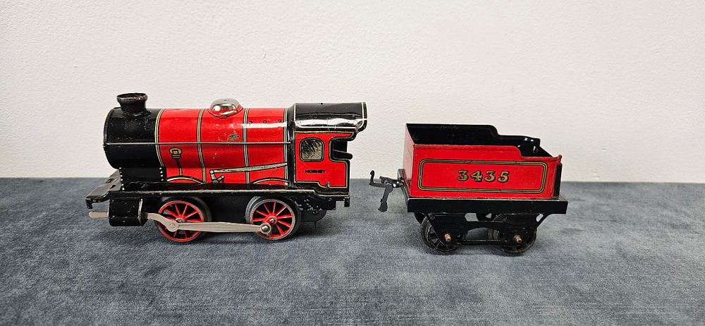 Lot 249: Hornby Type M1 clockwork O gauge toy locomotive...