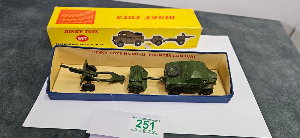 Lot 251: Dinky Toys No. 697 25-Pounder Field Gun Set,...