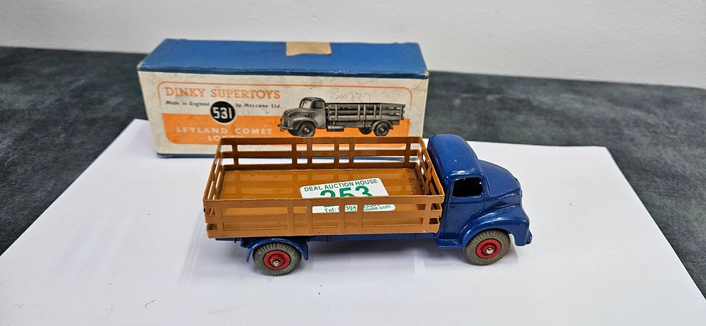 Lot 253: Dinky Supertoys 531 Leyland Comet Lorry die-cast model.