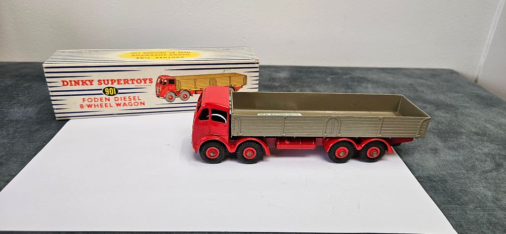Lot 261: Dinky Toys Supertoys 901 Foden Diesel 8-Wheel Wagon...