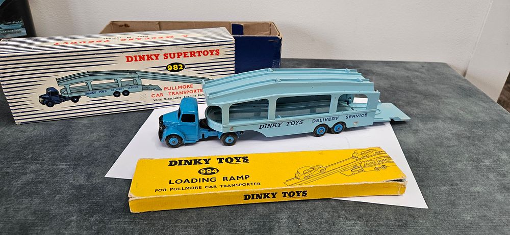 Lot 263: Dinky Toys 982 Pullmore Car Transporter die-cast model,...