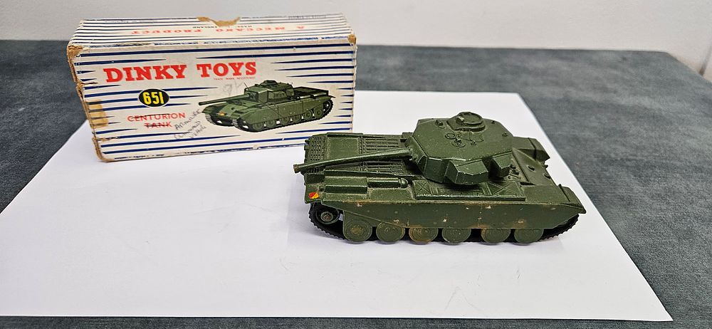 Lot 264: Dinky Toys Centurion Tank model 651.