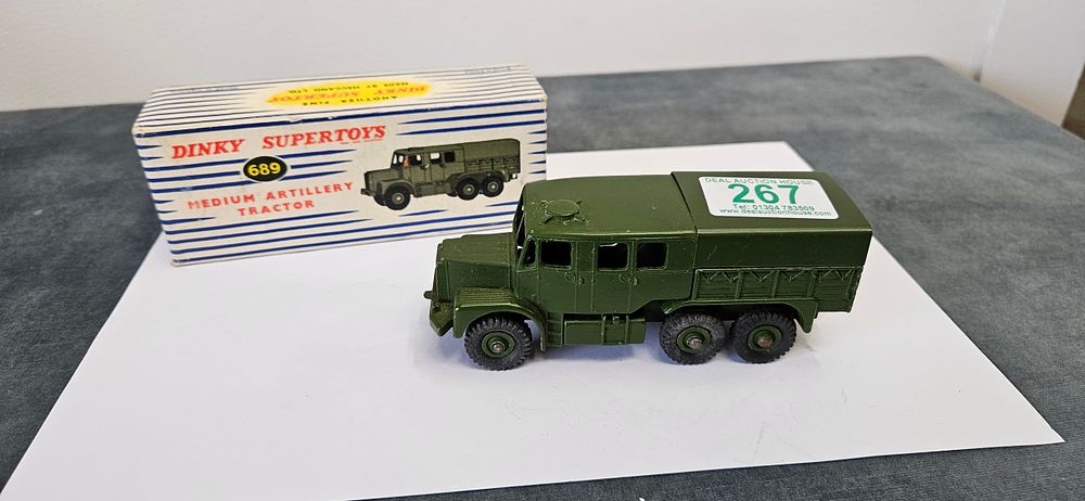 Lot 267: Dinky Supertoys 689 Medium Artillery Tractor diecast model.