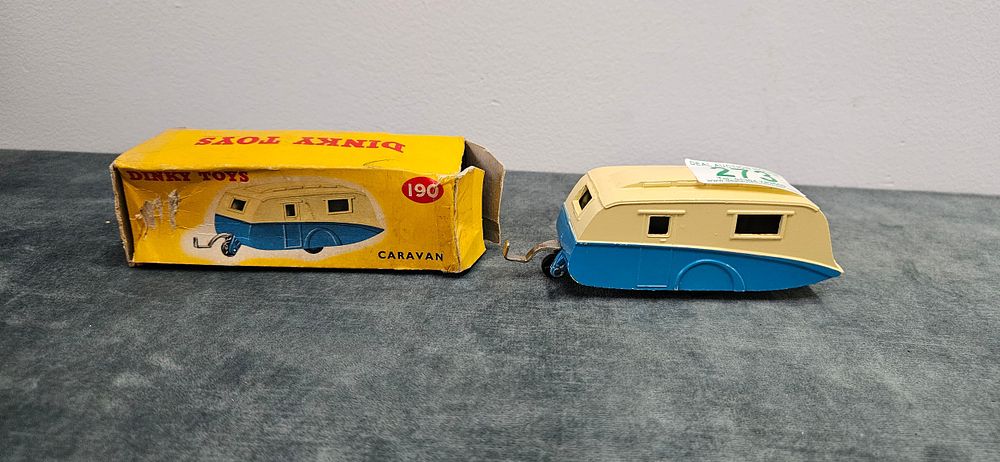 Lot 273: Dinky Toys No. 190 Caravan