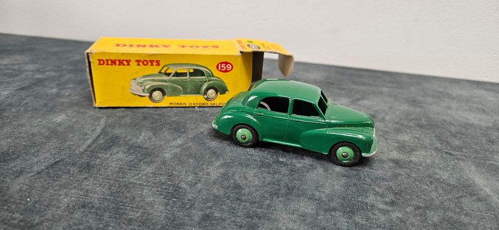 Lot 277: Dinky Toys No. 159 Morris Oxford saloon diecast...