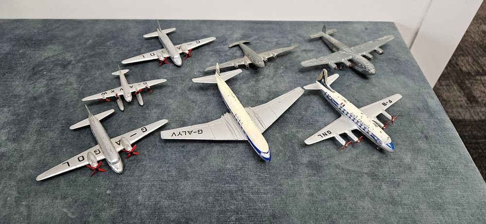 Lot 290: Dinky Toys die-cast model commercial aircraft