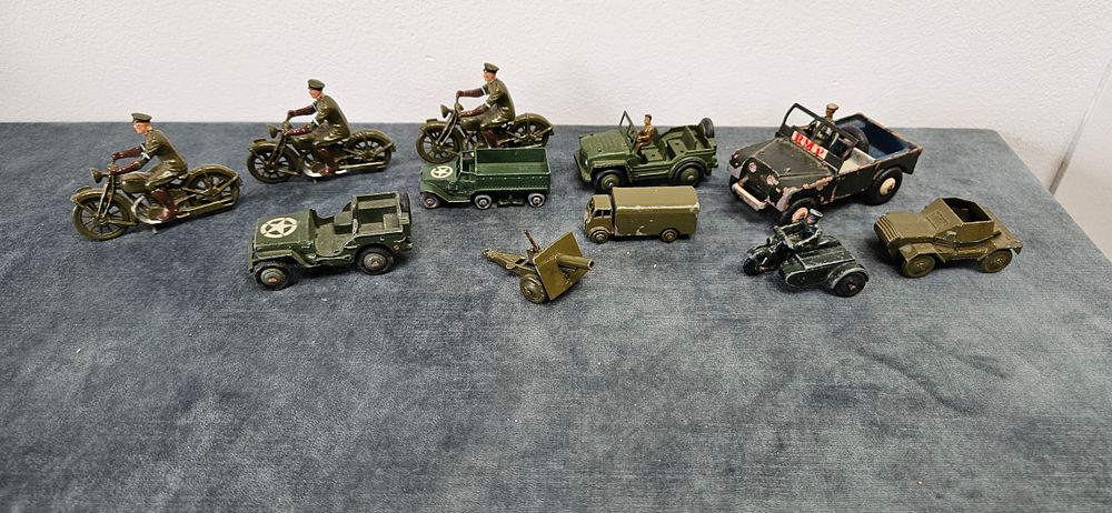 Lot 294: Collection of vintage Dinky Toys/ Britains military die-cast...