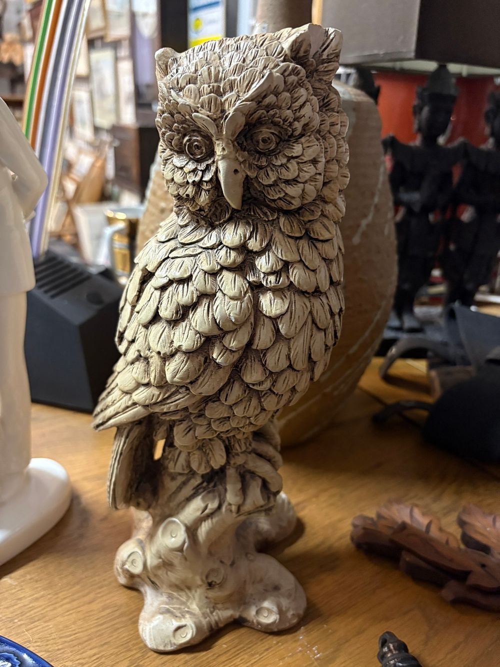Lot 404: Resin figure of an owl