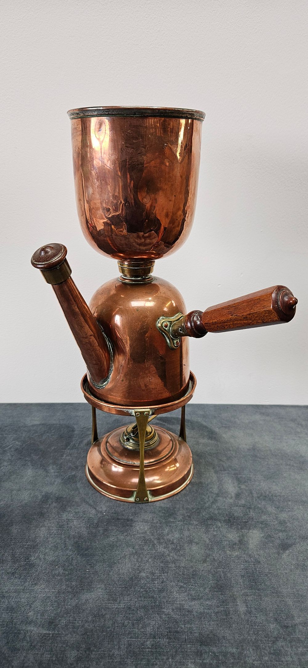 Lot 409: Arts & Crafts copper coffee maker/ percolator