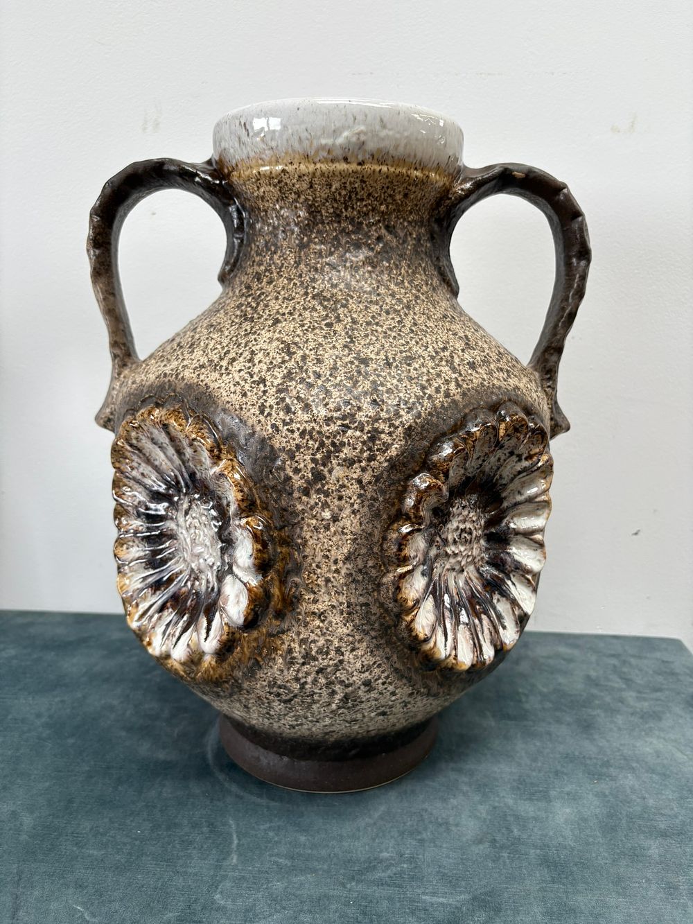 Lot 423: Large West German pottery vase