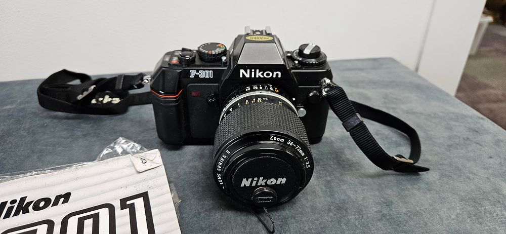 Lot 462: Nikon F-300 camera with Nikon Zoom 36 -...