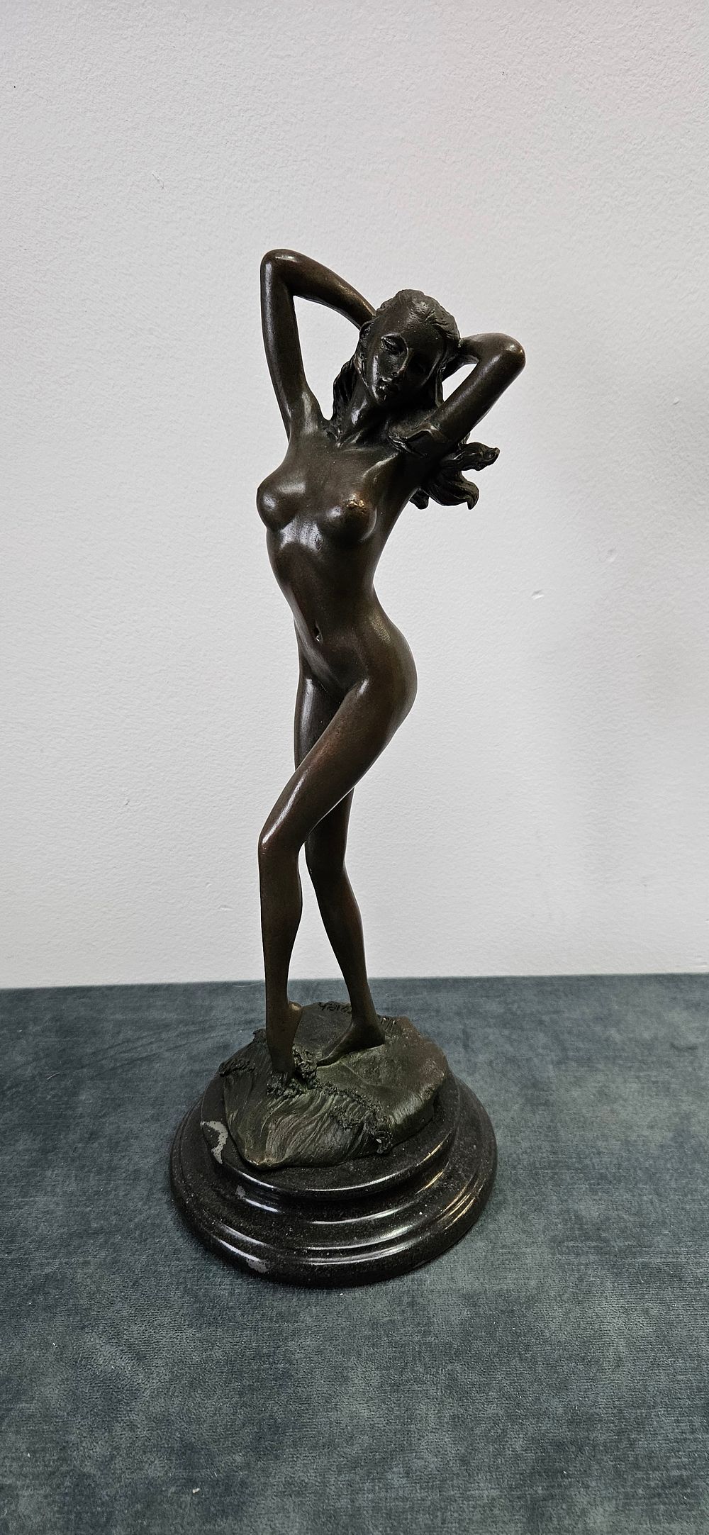 Lot 494: After Aldo Vitaleh - bronze sculpture of a...