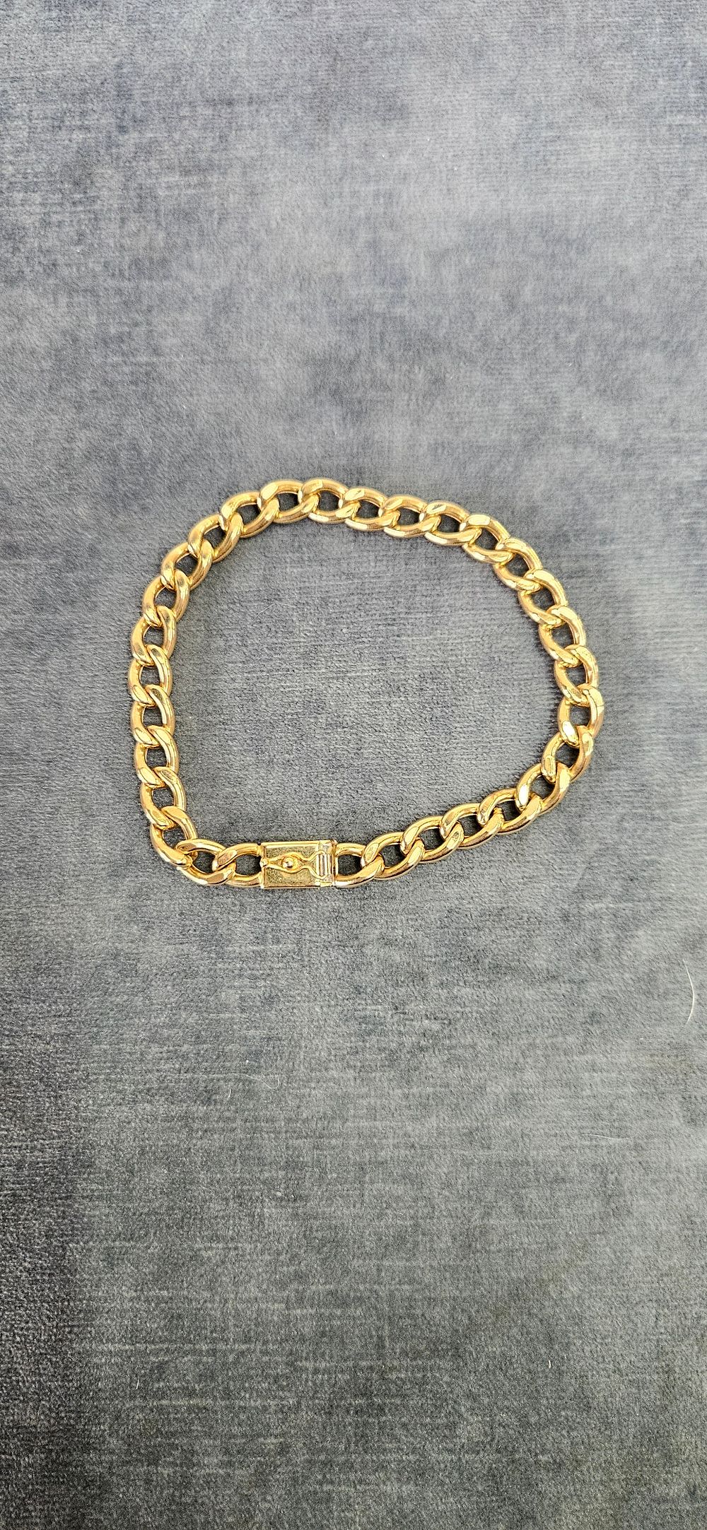Lot 510: 18ct Yellow gold bracelet 13.49g
