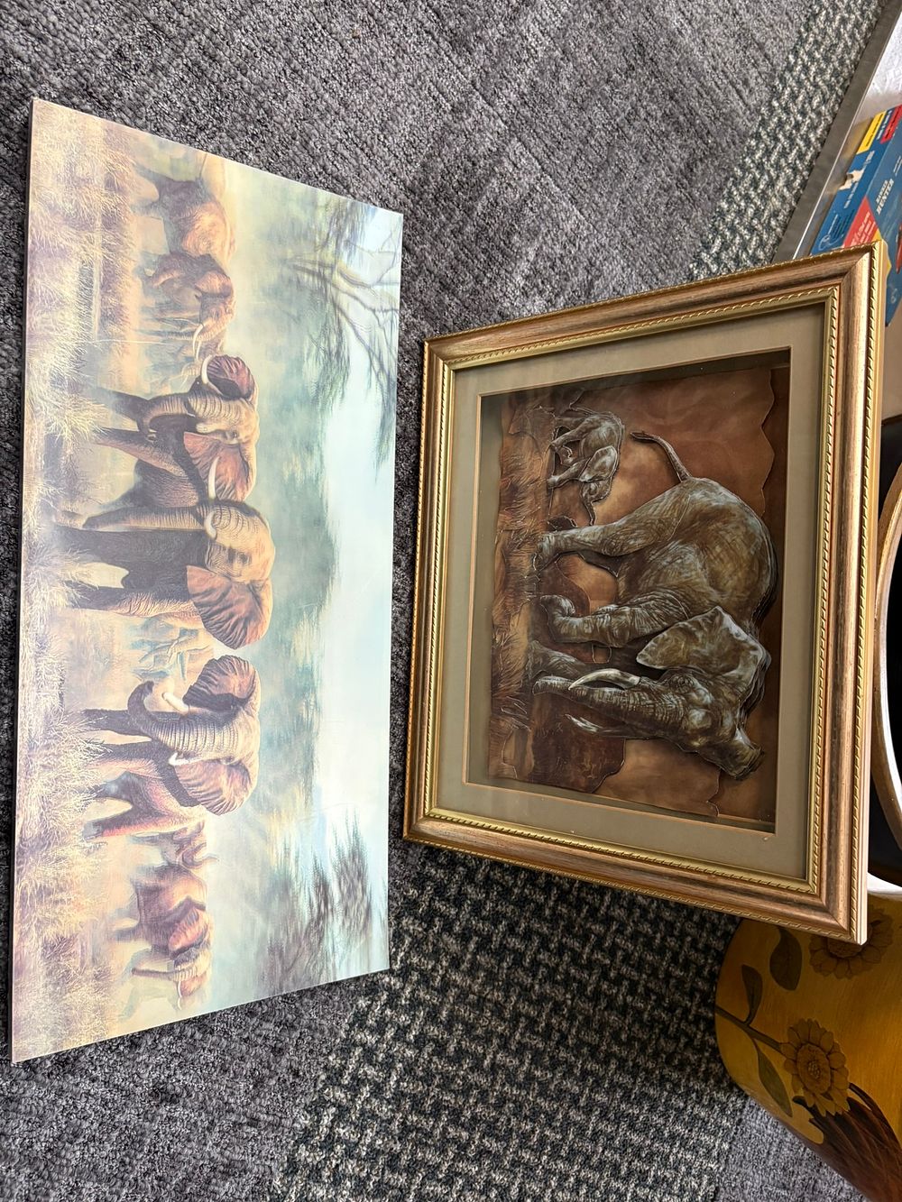 Lot 724: 2 x Elephant pictures - one 3D and...