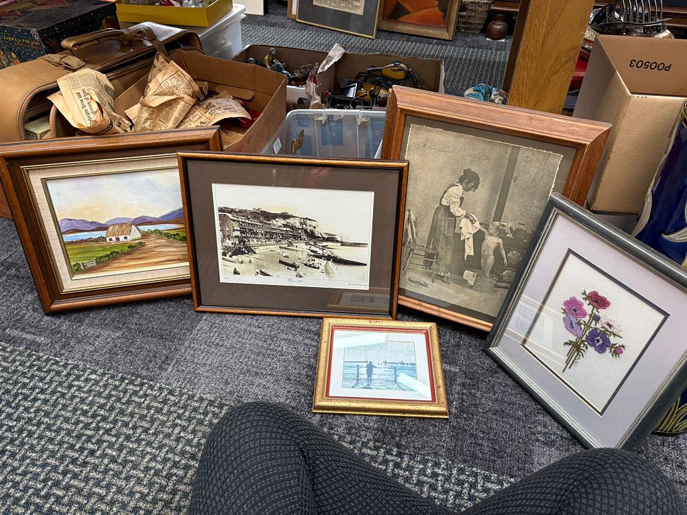 Lot 757: 5 x Assorted paintings/ prints. Including flowers, cottage,...