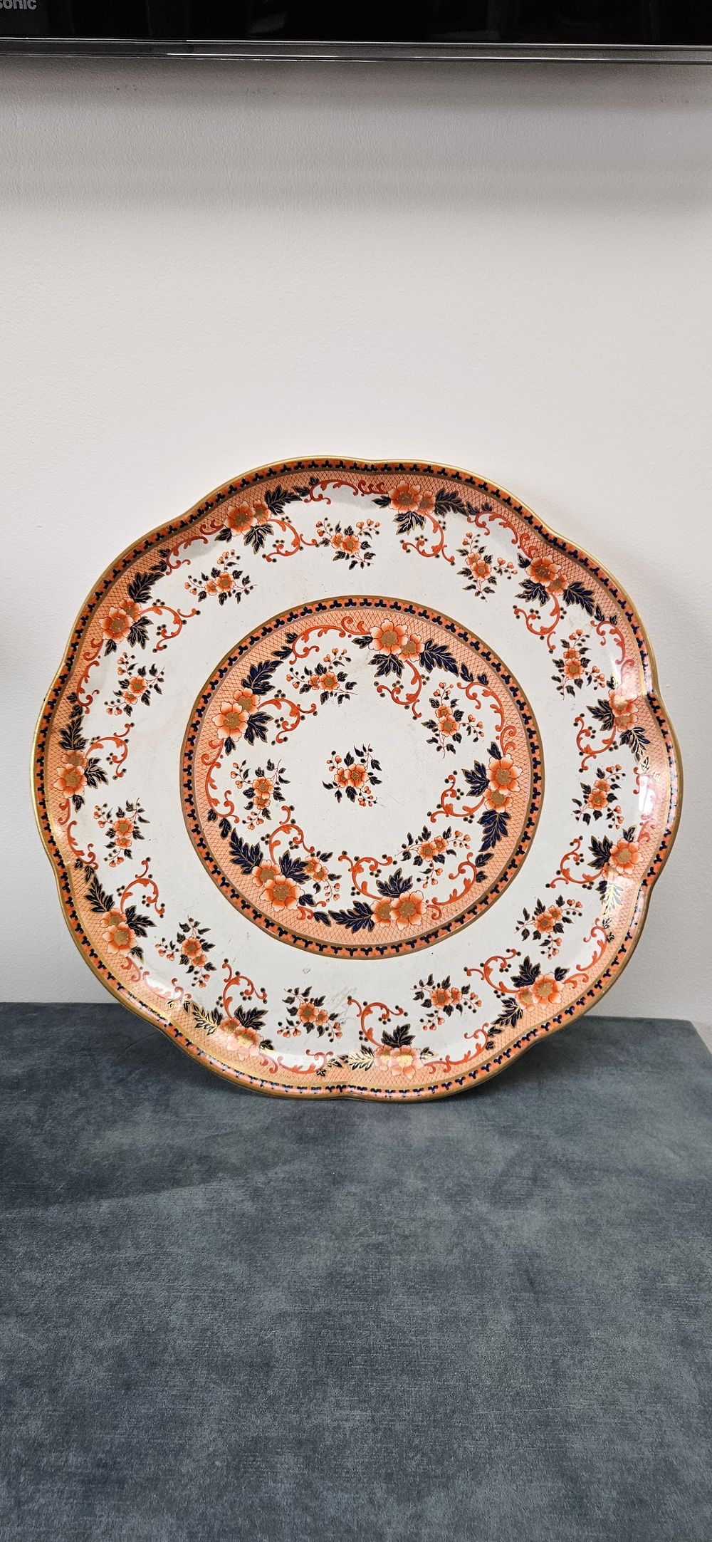 Lot 159: Large porcelain Derby style serving platter