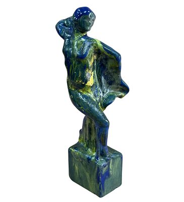 Donna danzante. Scultura in ceramica decorata, periodo XX secolo raffigurante Donna danzante. 