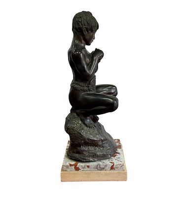 V. Gemito - Giovane seduto. Scultura in bronzo a cera persa, periodo XX secolo raffigurante Giovane 